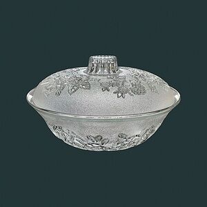 𝅺VINTAGE Floral Etched Glass Candy Dish.